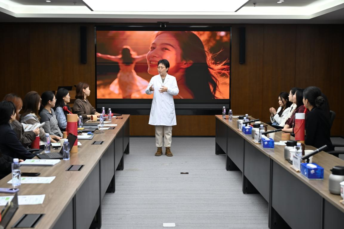 fe93feebdf384d3a81189e6ef7248c77