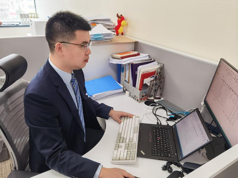 269e9372e8c14b02a138e3d7c634c442