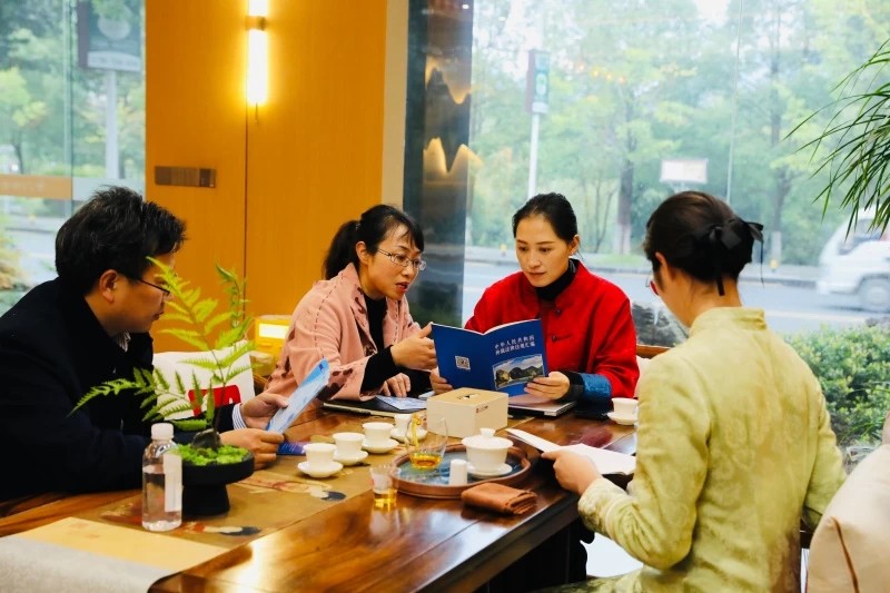 b0402c38caf443d38784d09c84330656