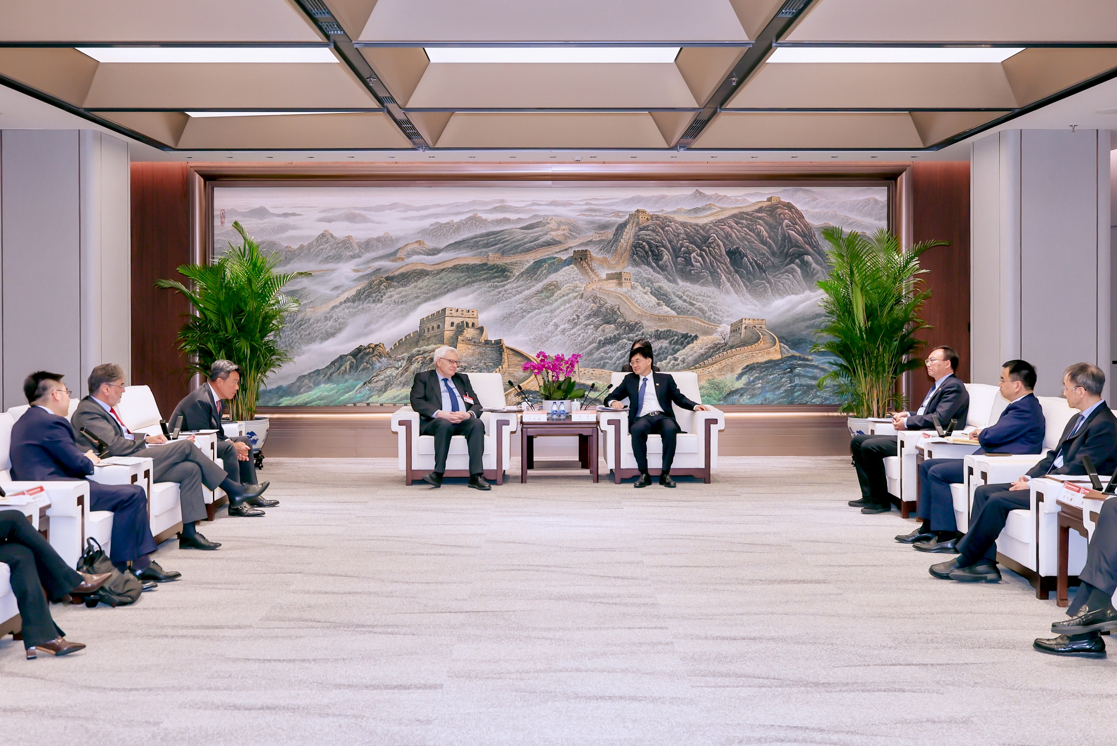 ec22f1bde02b4631b2728006ddb18700