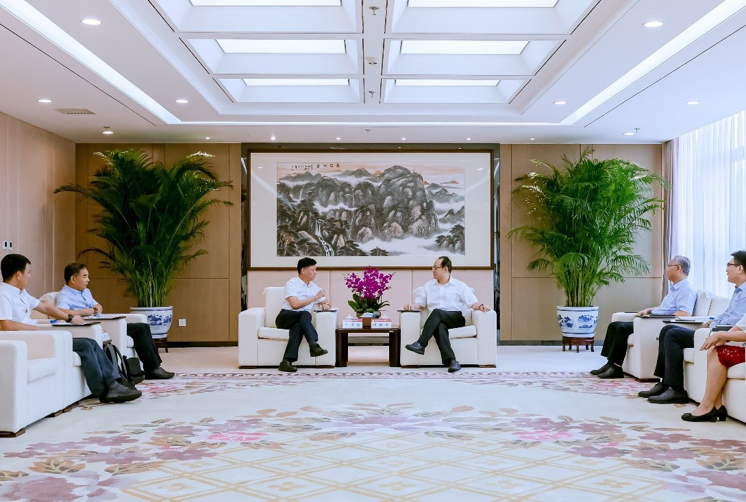 18a98e3c5eef4e2a97a3c351b1b5aebb