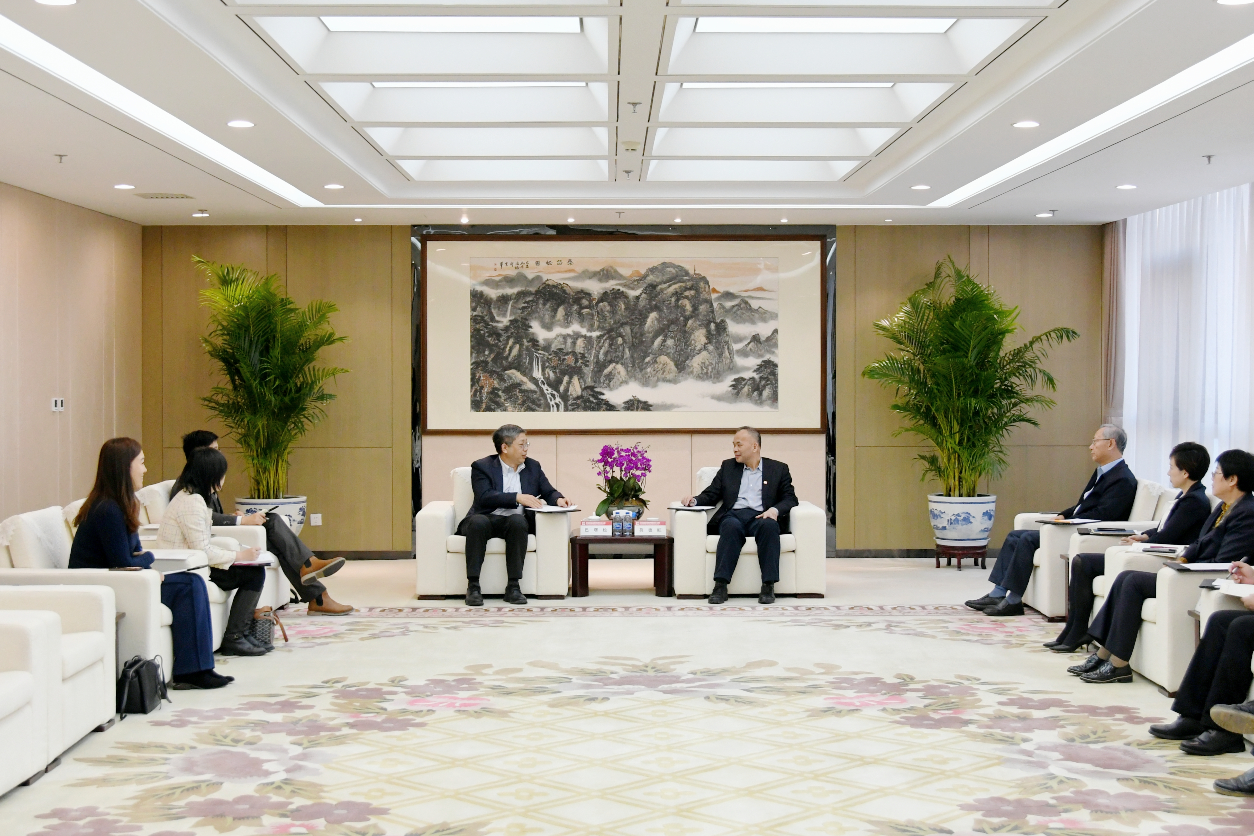 ed184b5ec0984e20866477ab0f133030