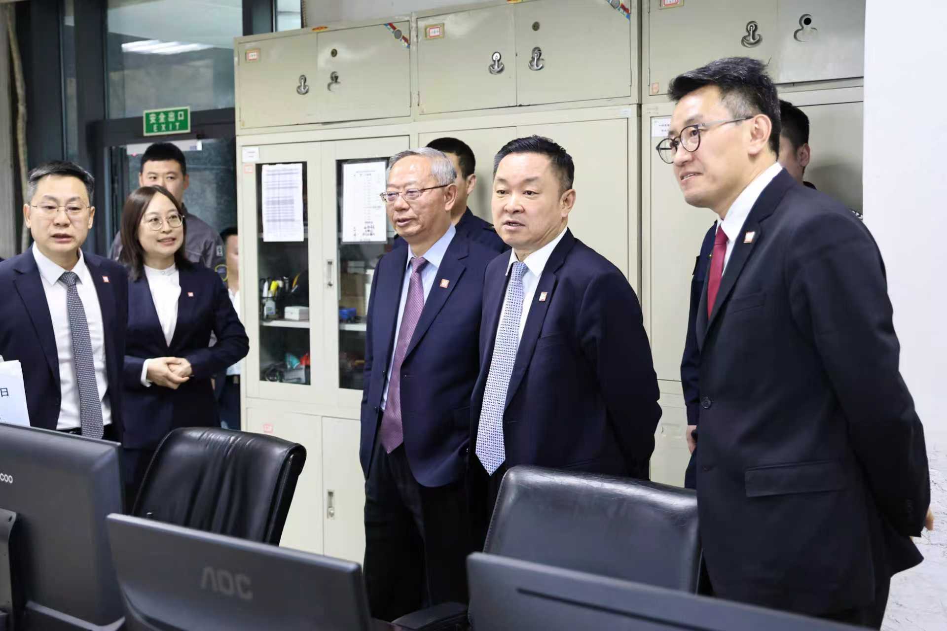 d510405028f84e338972a571f6036880