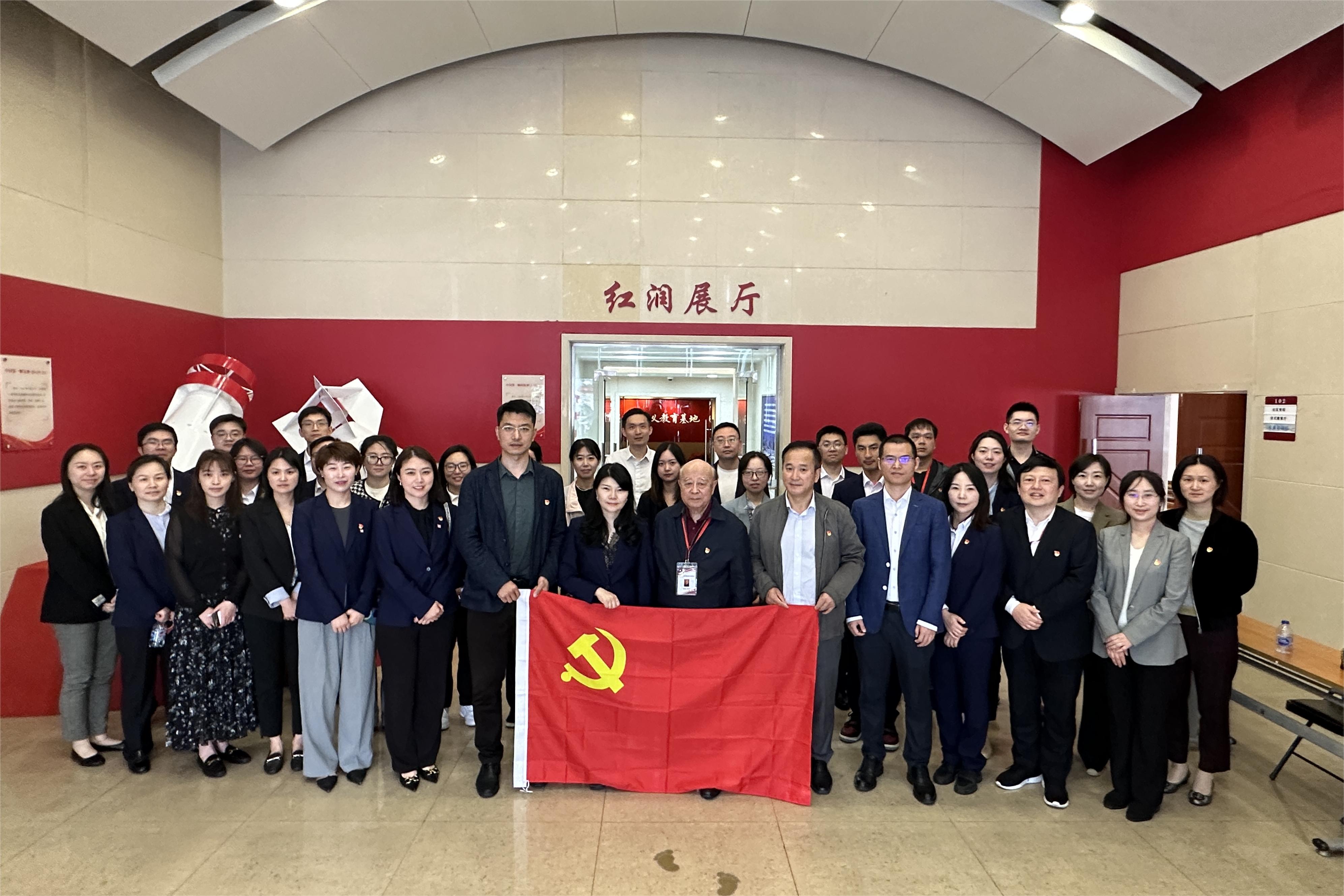 be0c35b41e574c198cbd62b762a15ebb be0c35b41e574c198cbd62b762a15ebb