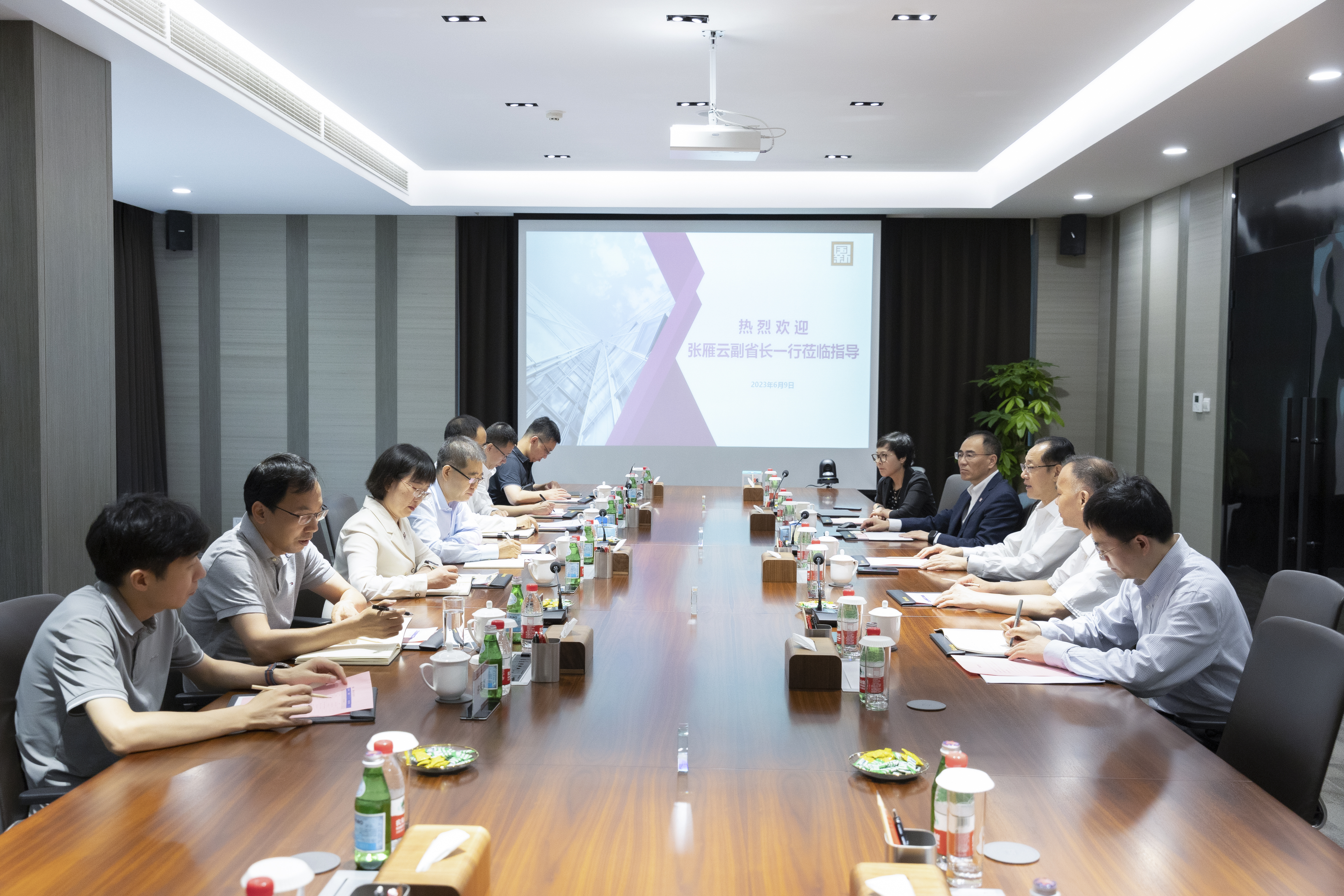 f71f8772e2b84fa0895697471a5c7fa9 f71f8772e2b84fa0895697471a5c7fa9