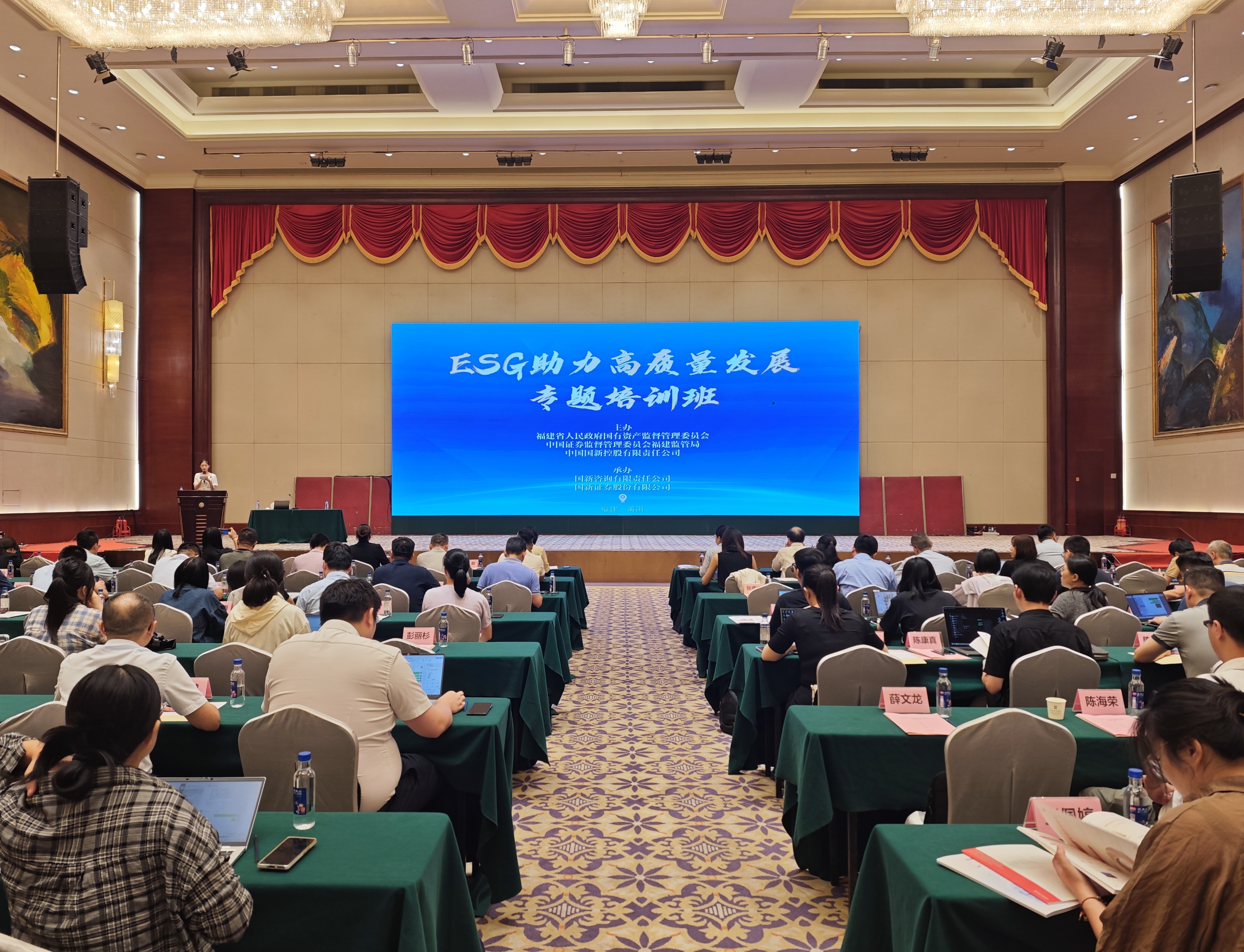 d8b558f2eb0246e3adf49b6b9da4c92e