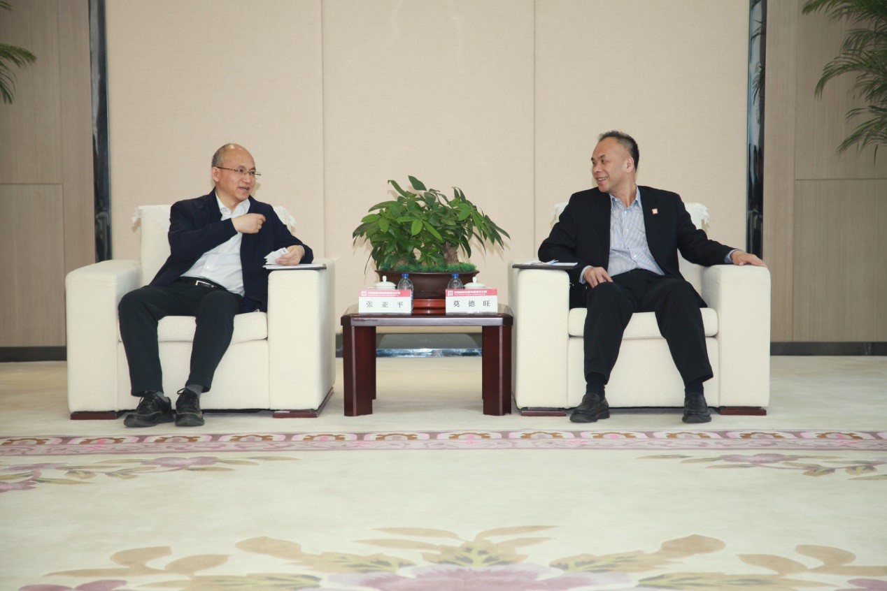 EMC�ױ���(�й�)�����ٷ���վ-EMC SPORTS